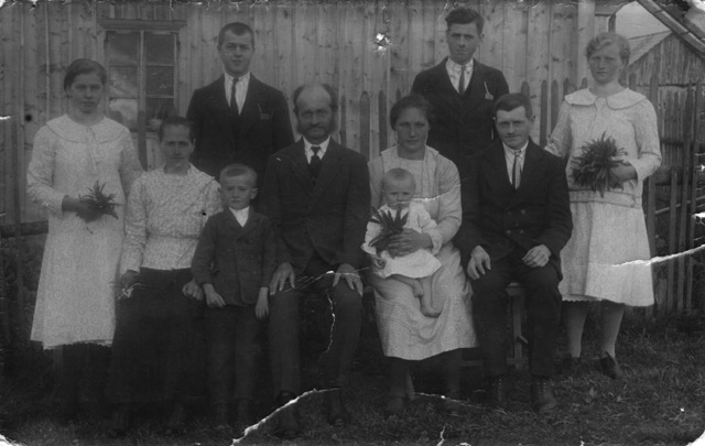 Familie Franz Hörl aus Karlsdorf 1925